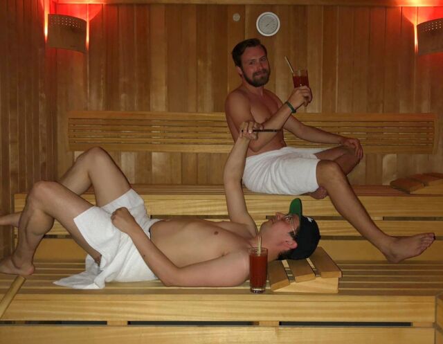Batik Bloody Mary Sauna Mama Makan
