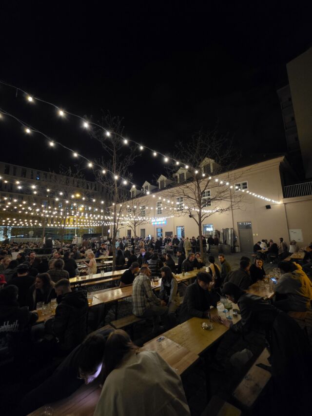 DVA Kohouti Praag Beer Garden