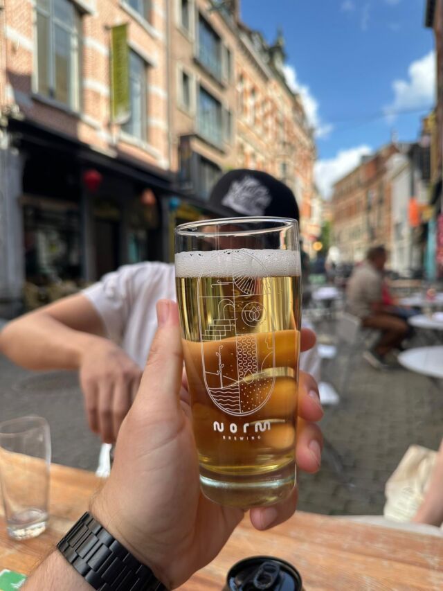 Bier en cider aan de langste toog ter wereld in Leuven