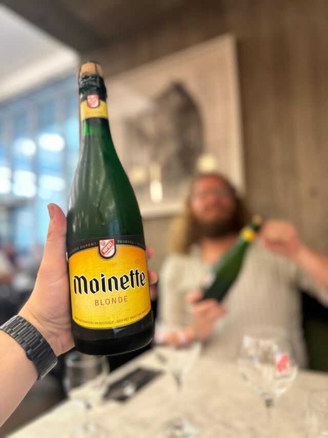 Blond bier bij Quai 10 in Charleroi