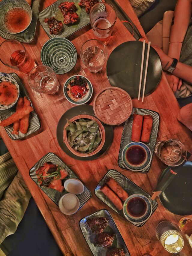 Tafel vol bites bij Barkade in Den Bosch
