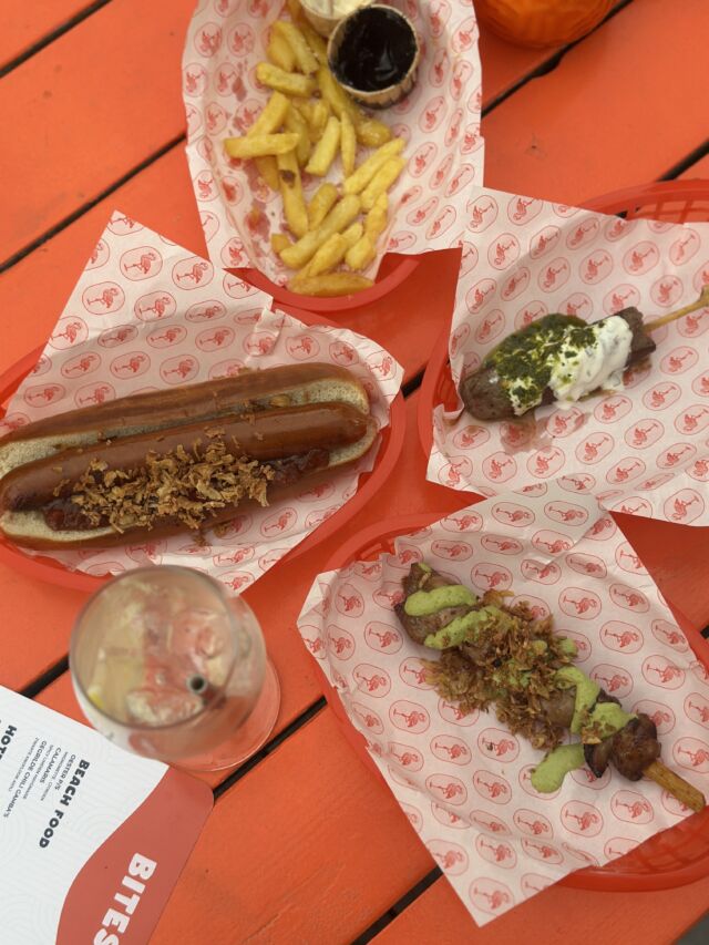 Foodtrucks bij Strand van Oost
