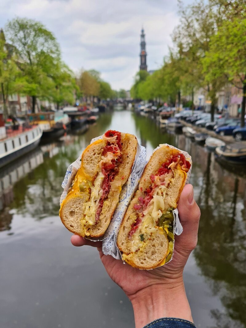 Flo's Deli Bagel Pastrami Grachten Amsterdam