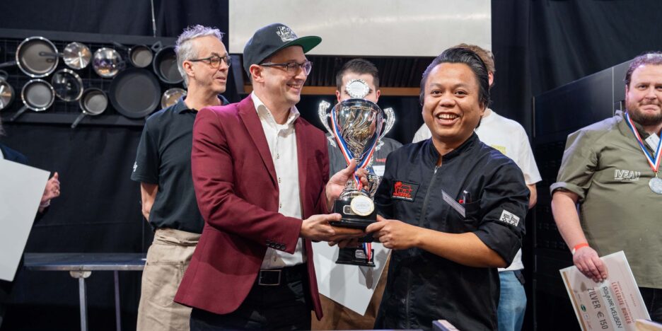 Winnaar op podium 62321